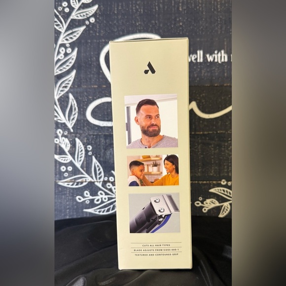 Andis inCLINE 20- Piece Clipper Set w/ Storage Case - Picture 7 of 9